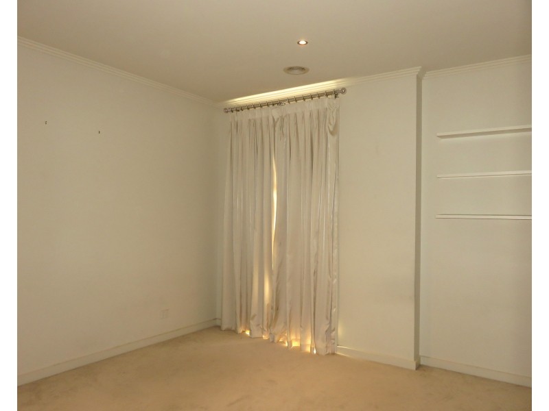 15 Basalt Terrace, Epping VIC 3076