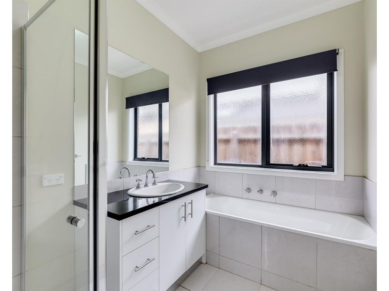 4 Broadleaf Drive, Epping VIC 3076