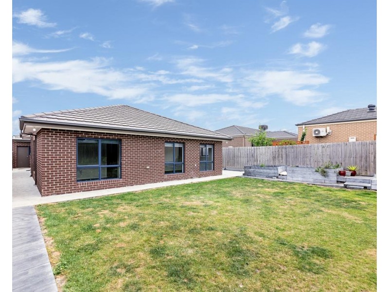 4 Broadleaf Drive, Epping VIC 3076