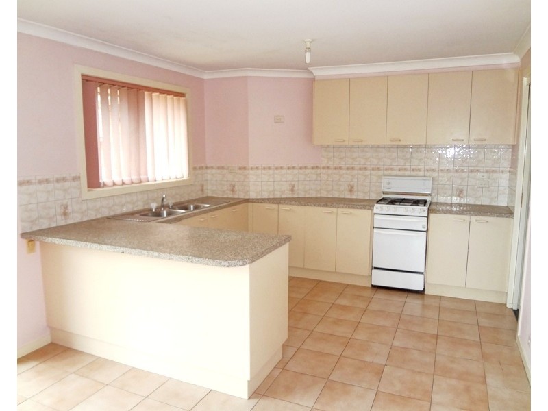 2/14 Teneriffe Close, Epping VIC 3076