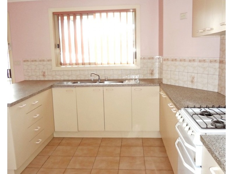 2/14 Teneriffe Close, Epping VIC 3076