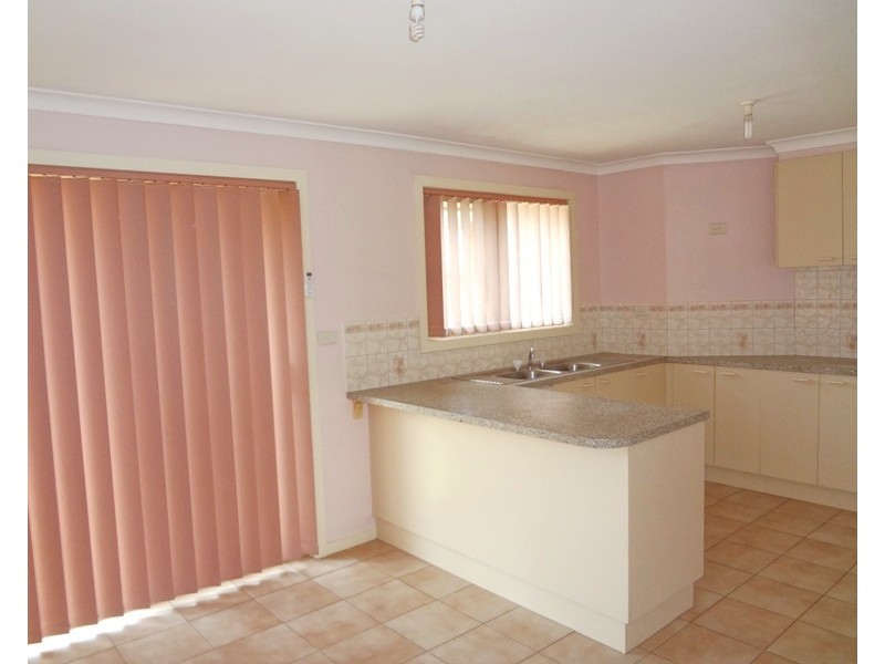 2/14 Teneriffe Close, Epping VIC 3076