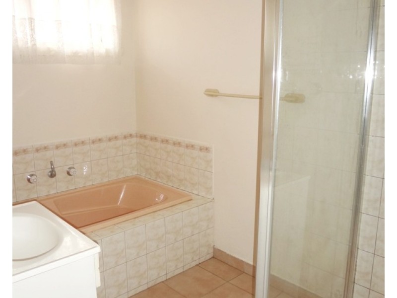 2/14 Teneriffe Close, Epping VIC 3076