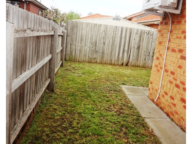 2/14 Teneriffe Close, Epping VIC 3076