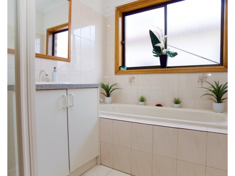 1/1A Main Street, Thomastown VIC 3074