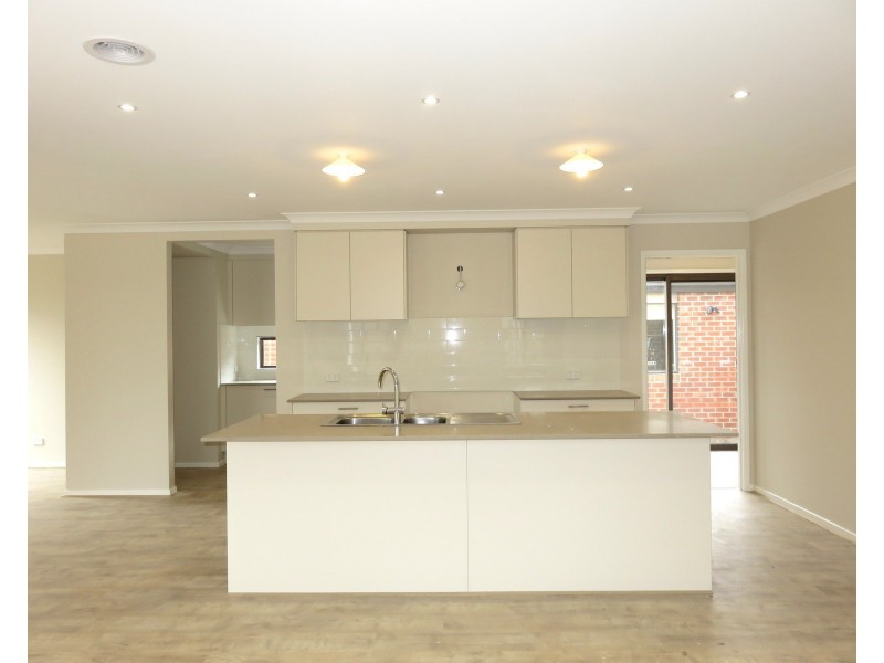 3 Goldington Street, Mickleham VIC 3064