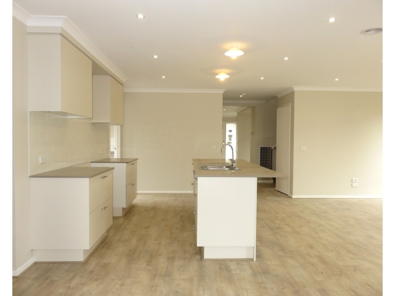 3 Goldington Street, Mickleham VIC 3064