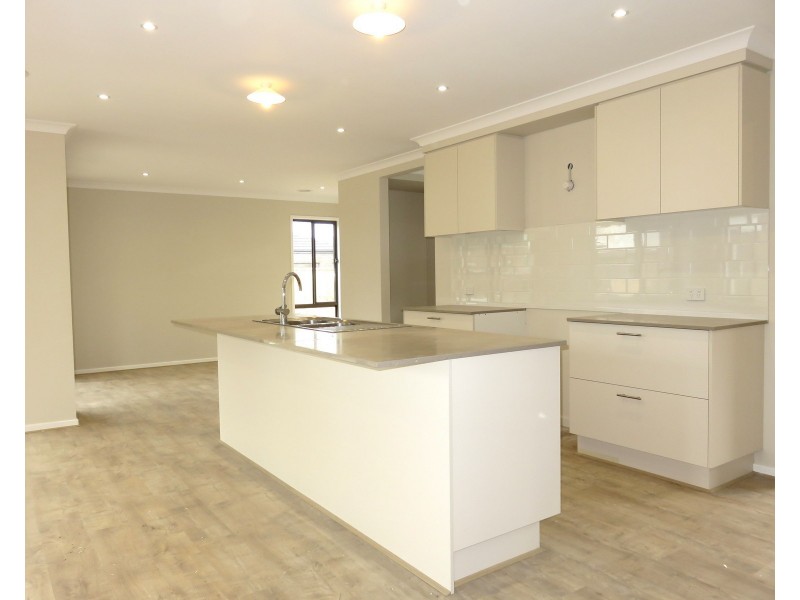 3 Goldington Street, Mickleham VIC 3064