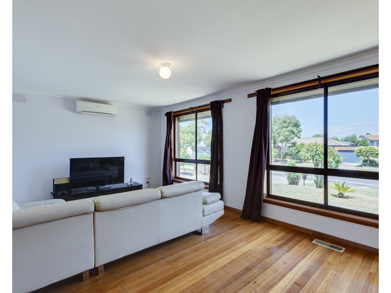 74 Roycroft Avenue, Mill Park VIC 3082