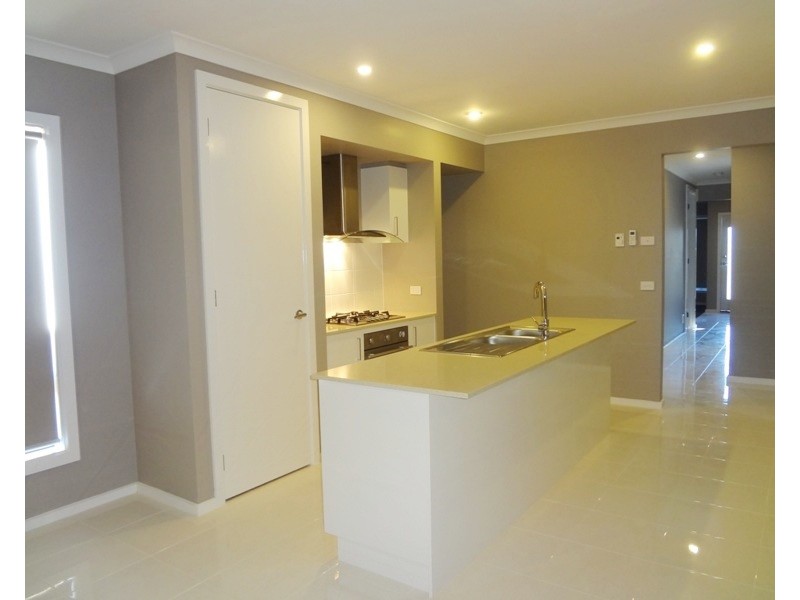 8 Rotino Crescent, Lalor VIC 3075