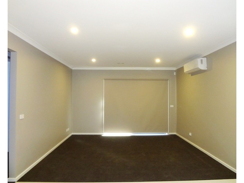 8 Rotino Crescent, Lalor VIC 3075