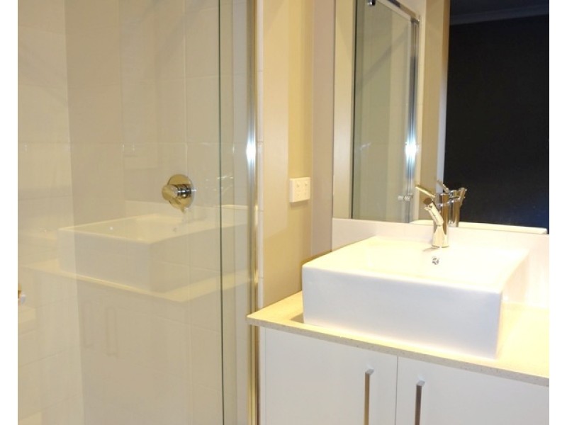 8 Rotino Crescent, Lalor VIC 3075