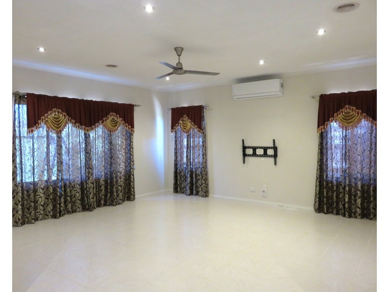 50 Broadleaf Drive, Epping VIC 3076