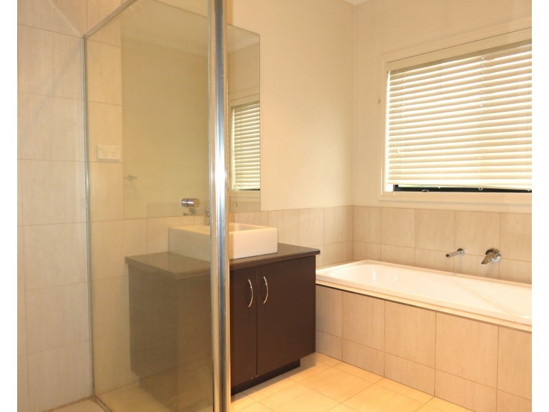 50 Broadleaf Drive, Epping VIC 3076