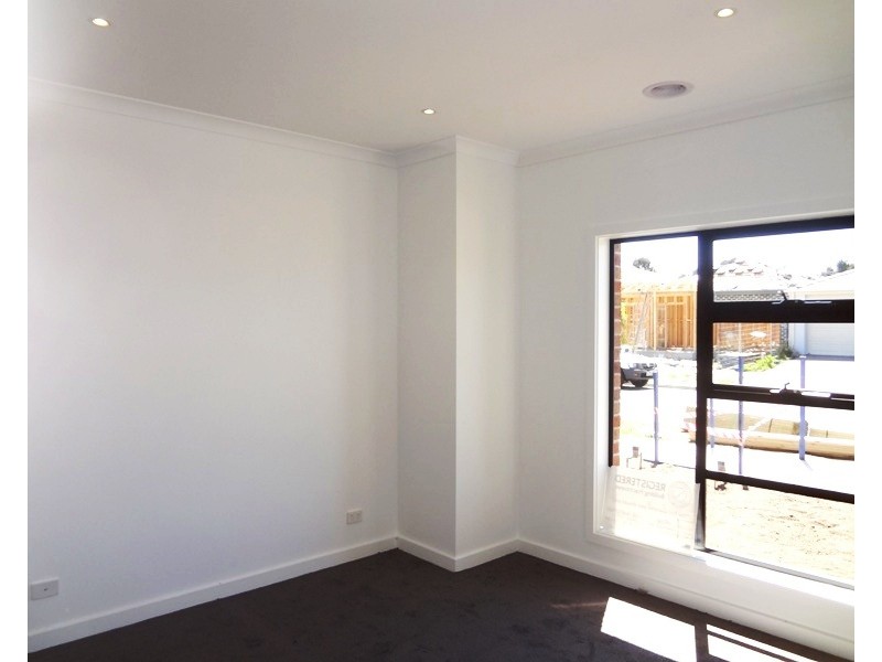 1/4 Hermione Terrace, Epping VIC 3076