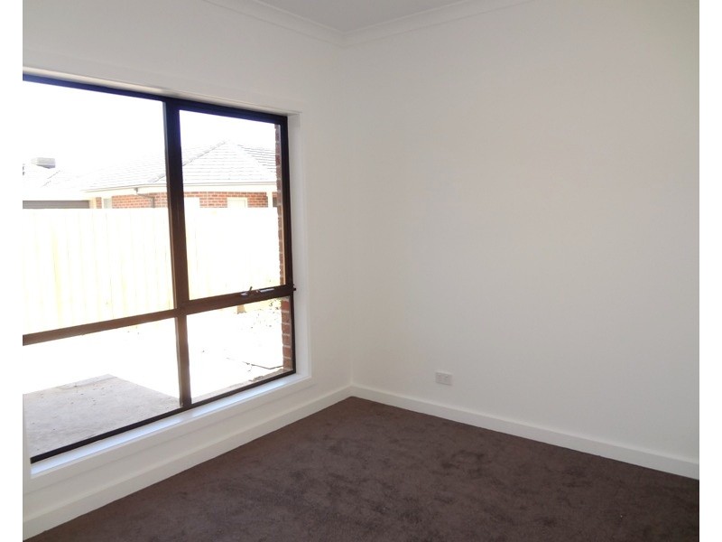1/4 Hermione Terrace, Epping VIC 3076