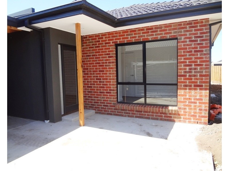 1/4 Hermione Terrace, Epping VIC 3076