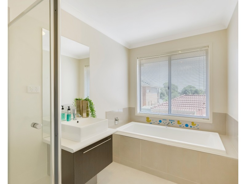 33 Abercrombie Grove, Epping VIC 3076