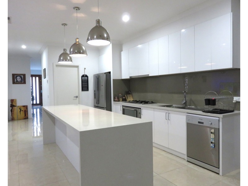 34 Willsmere Way, Mickleham VIC 3064