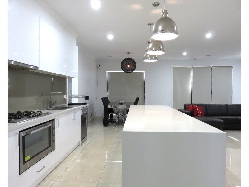 34 Willsmere Way, Mickleham VIC 3064