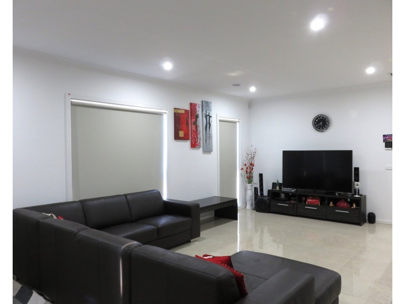 34 Willsmere Way, Mickleham VIC 3064