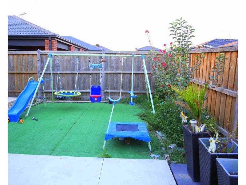 34 Willsmere Way, Mickleham VIC 3064