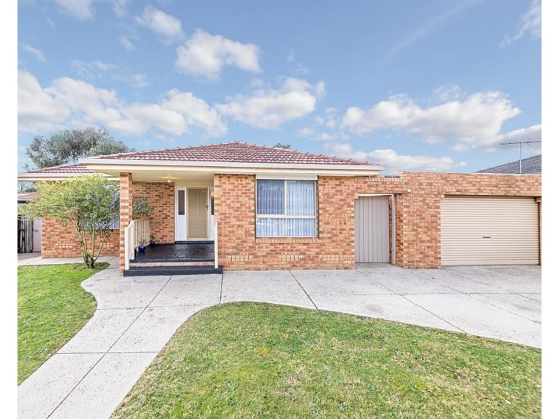 1 Tench Court, Mill Park VIC 3082