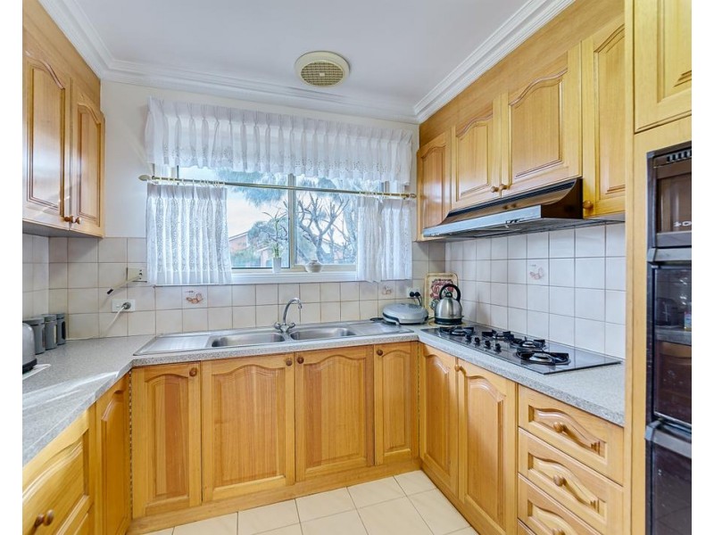 1 Tench Court, Mill Park VIC 3082