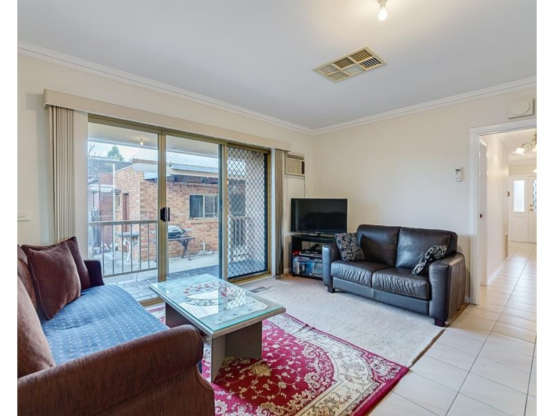 1 Tench Court, Mill Park VIC 3082