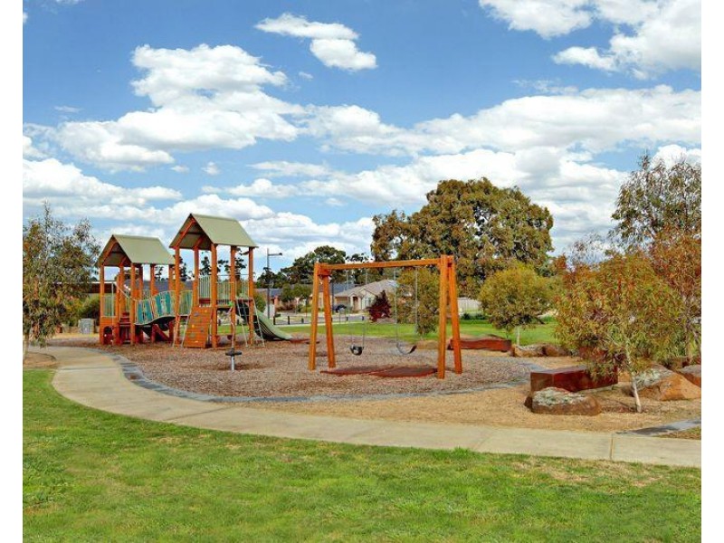 97 Vincent Drive, South Morang VIC 3752