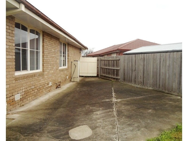 12 Magnolia Court, Lalor VIC 3075