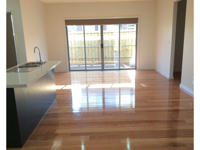 2/3 Redding Rise, Epping VIC 3076