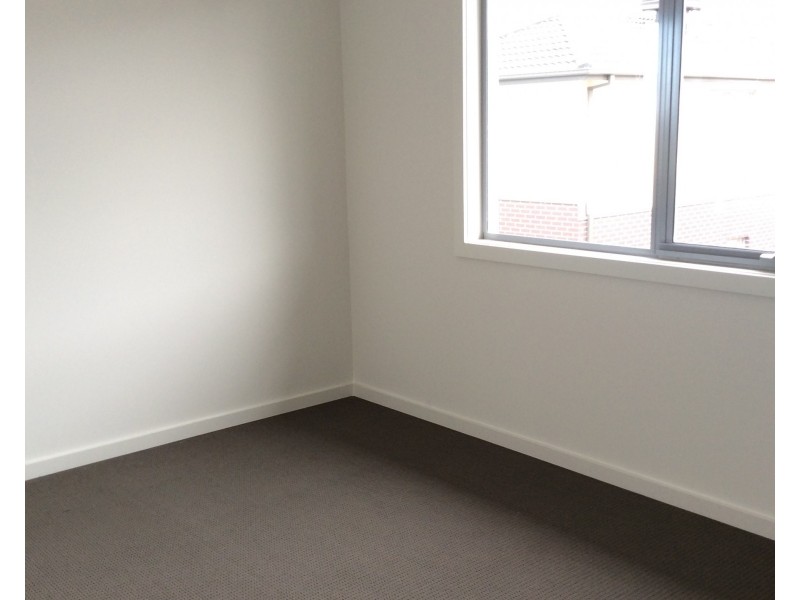 2/3 Redding Rise, Epping VIC 3076