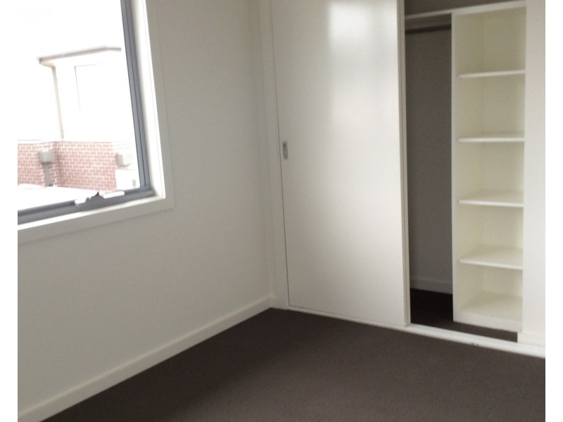 2/3 Redding Rise, Epping VIC 3076