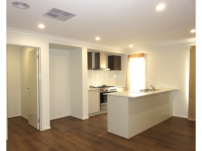 16 Jolimont Avenue, Mickleham VIC 3064