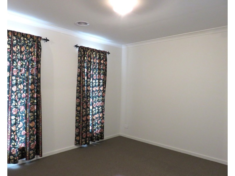 16 Jolimont Avenue, Mickleham VIC 3064