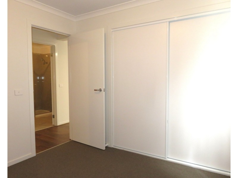 16 Jolimont Avenue, Mickleham VIC 3064