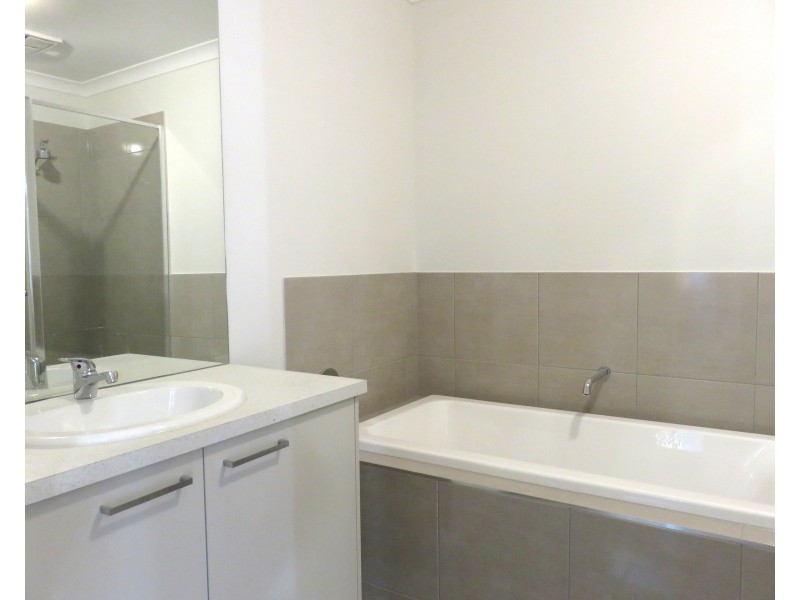 16 Jolimont Avenue, Mickleham VIC 3064