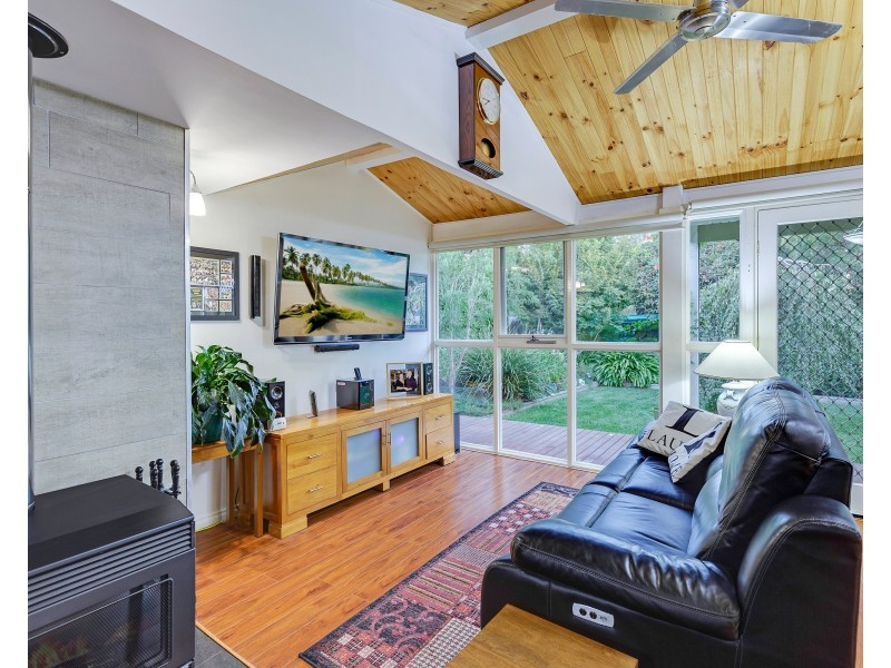 16 Athena Place, Epping VIC 3076