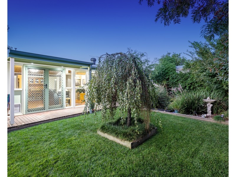 16 Athena Place, Epping VIC 3076