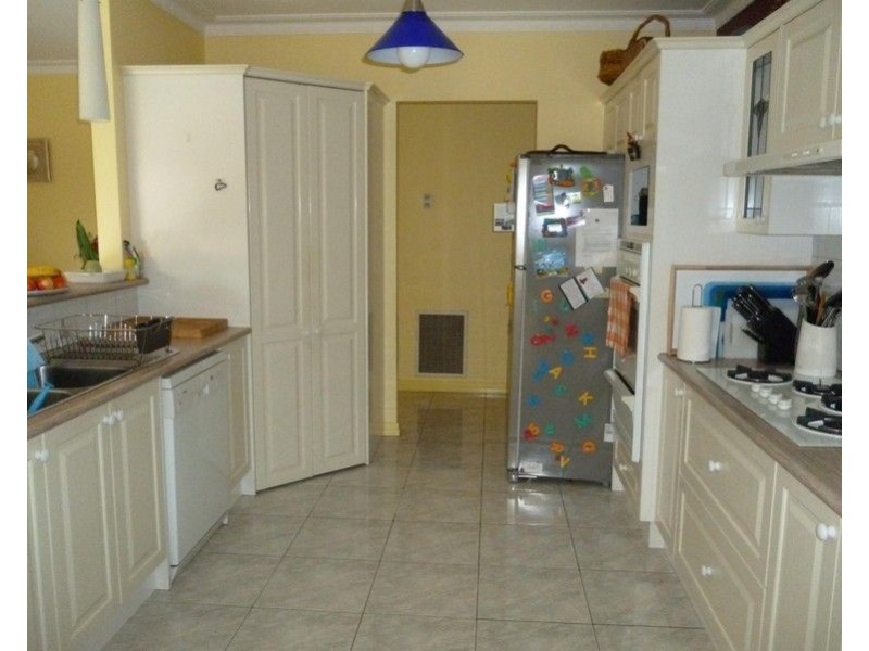 2 Silverthorn Court, Mill Park VIC 3082