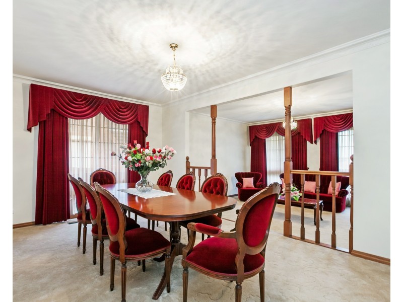 42 Edmund Rice Parade, Watsonia North VIC 3087