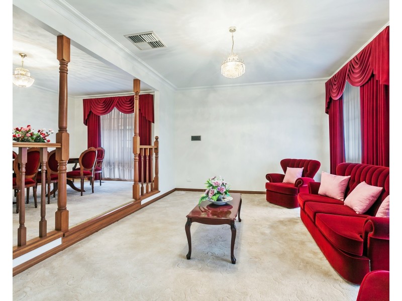 42 Edmund Rice Parade, Watsonia North VIC 3087