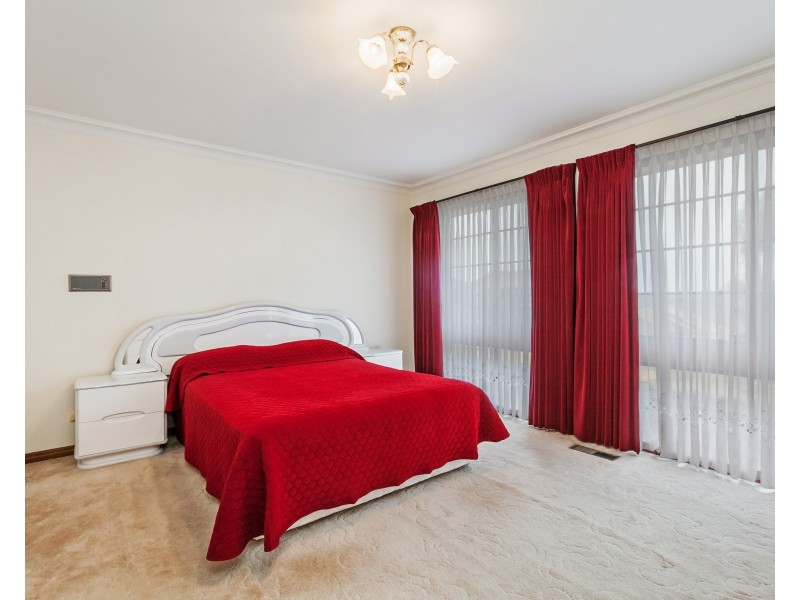 42 Edmund Rice Parade, Watsonia North VIC 3087