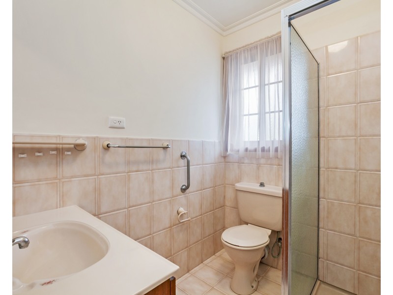 42 Edmund Rice Parade, Watsonia North VIC 3087