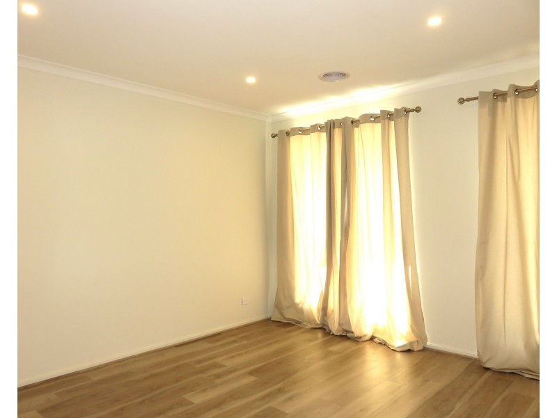 10 Mattamber Road, Wollert VIC 3750