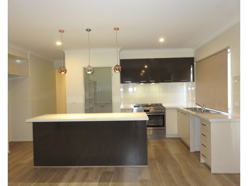 10 Mattamber Road, Wollert VIC 3750