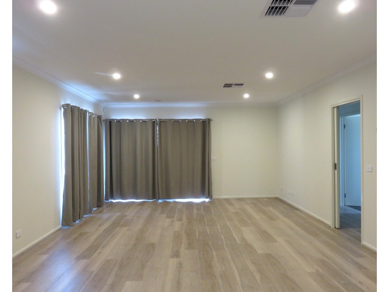 10 Mattamber Road, Wollert VIC 3750