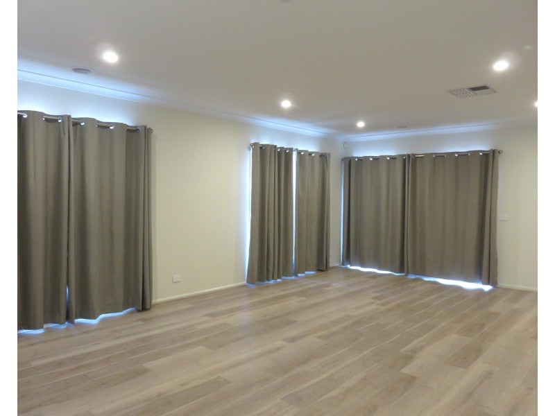 10 Mattamber Road, Wollert VIC 3750