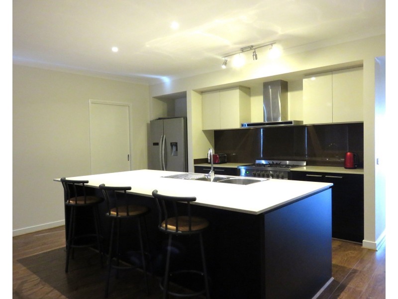 3 Mountleigh Circuit, Craigieburn VIC 3064